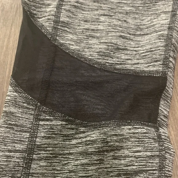 Hollister Grey and Black heathered Mesh Leggings - Picture 5 of 7